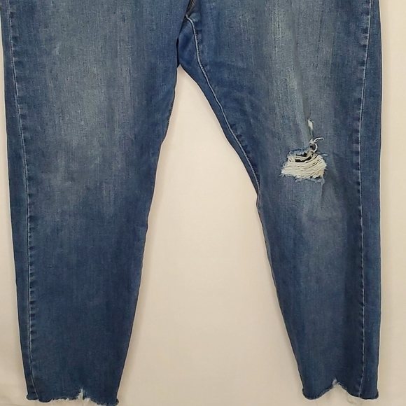 Levi's Premium Wedgie Button Fly Hi-Rise Jeans Size 18W Raw Hem Distressed - Picture 5 of 16